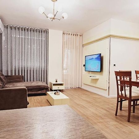 Discover Tirana From Our 3-Room Apartment With Free Parking-Komuna E Parisit Dış mekan fotoğraf