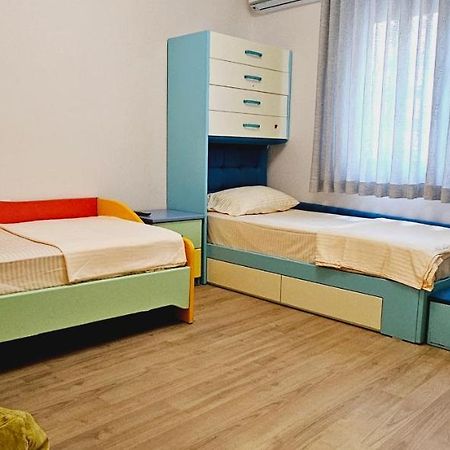 Discover Tirana From Our 3-Room Apartment With Free Parking-Komuna E Parisit Dış mekan fotoğraf