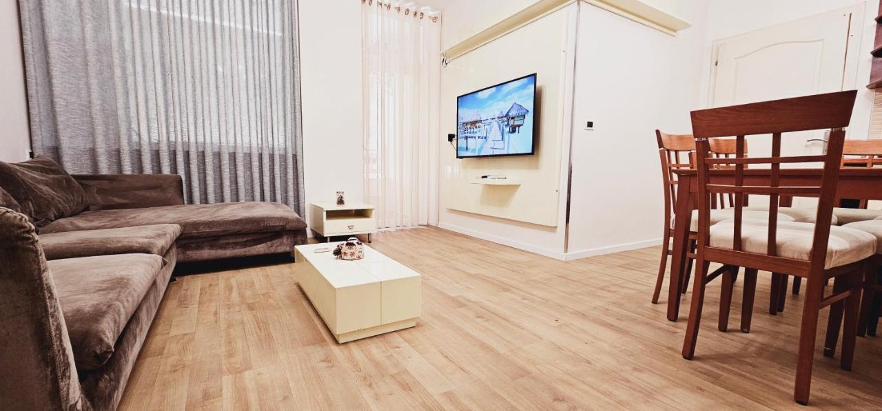 Discover Tirana From Our 3-Room Apartment With Free Parking-Komuna E Parisit Dış mekan fotoğraf