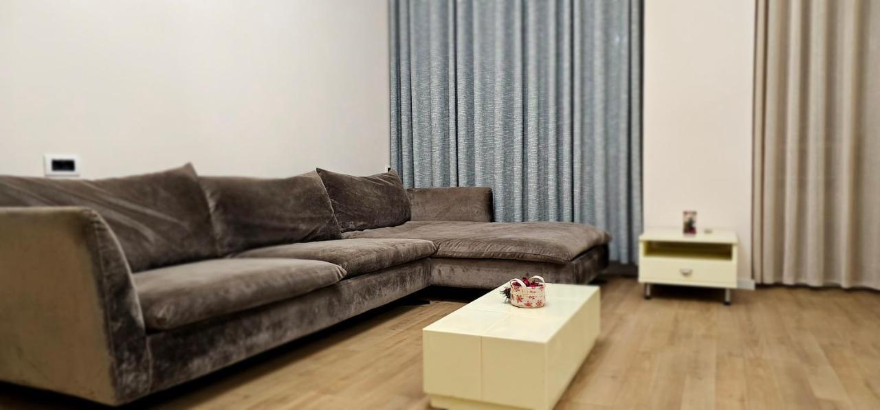 Discover Tirana From Our 3-Room Apartment With Free Parking-Komuna E Parisit Dış mekan fotoğraf
