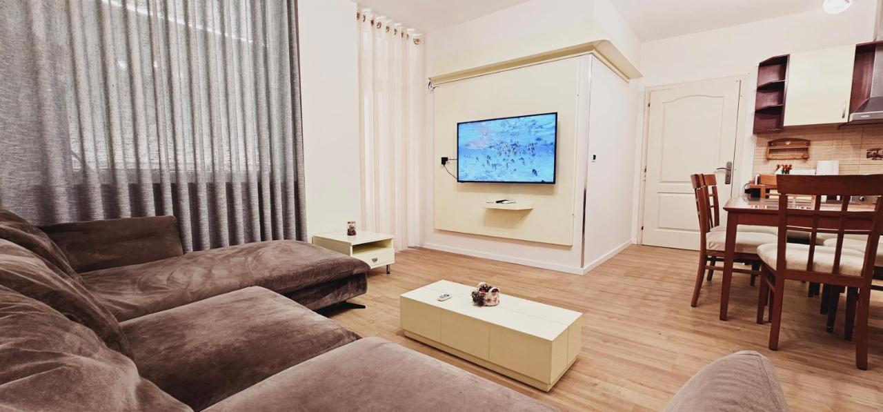 Discover Tirana From Our 3-Room Apartment With Free Parking-Komuna E Parisit Dış mekan fotoğraf