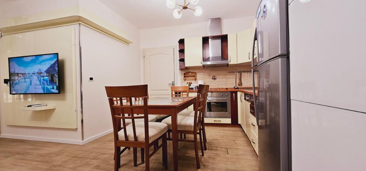 Discover Tirana From Our 3-Room Apartment With Free Parking-Komuna E Parisit Dış mekan fotoğraf