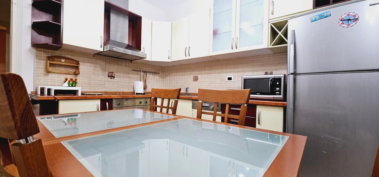 Discover Tirana From Our 3-Room Apartment With Free Parking-Komuna E Parisit Dış mekan fotoğraf